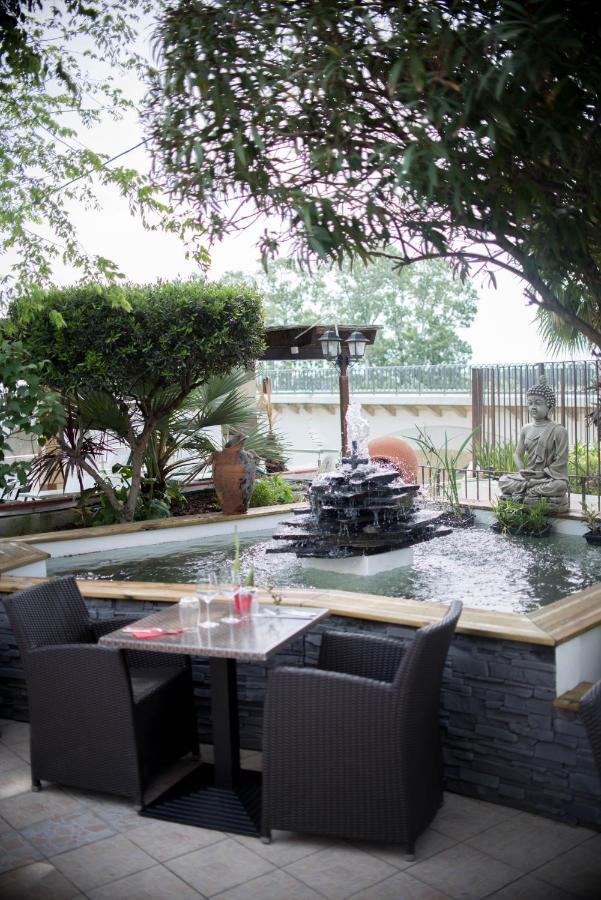 Hôtel restaurant Mon Auberge Lunel  Exterior foto