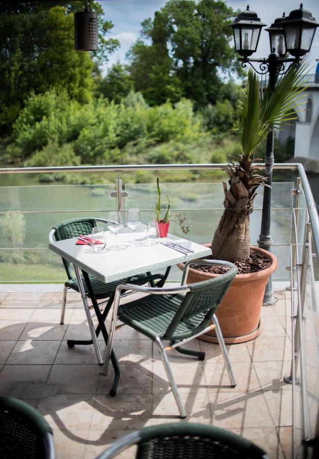 Hôtel restaurant Mon Auberge Lunel  Exterior foto